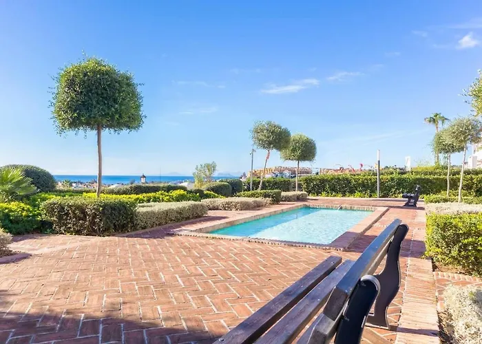 Luxurious Penthouse With Jacuzzi And Panoramic Sea Views 아파트 에스테포나