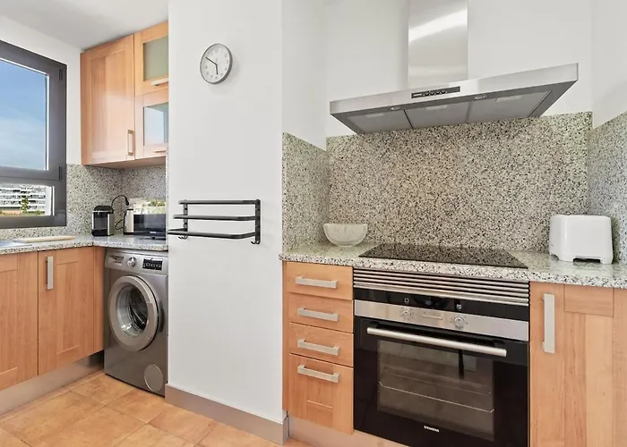 Luxurious Penthouse With Jacuzzi And Panoramic Sea Views * 에스테포나