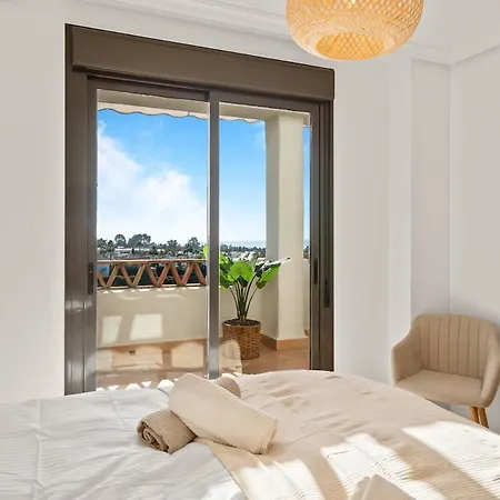 Luxurious Penthouse With Jacuzzi And Panoramic Sea Views Appartamento