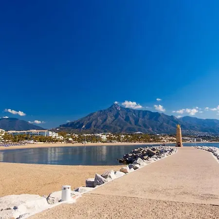 Luxurious Penthouse With Jacuzzi And Panoramic Sea Views