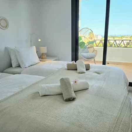 Apartman Luxurious Penthouse With Private Jacuzzi, Sea Views And Big Terras